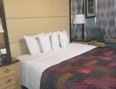 Deluxe King Room