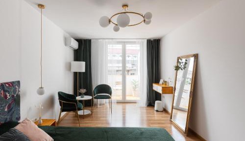 Apartment With Shared Bathroom