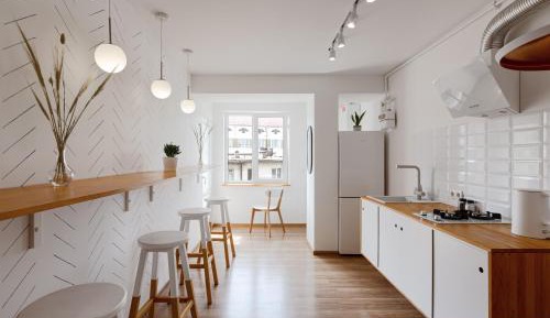 Apartment with King-size bed and shared Bathroom