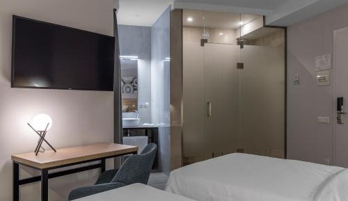 Superior Double or Twin Room with Terrace