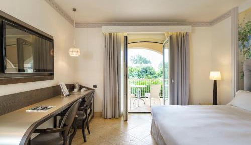 Deluxe Double or Twin Room with Terrace