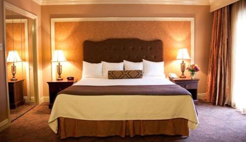 Suite with Hot Tub