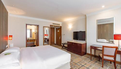 Deluxe Queen Room