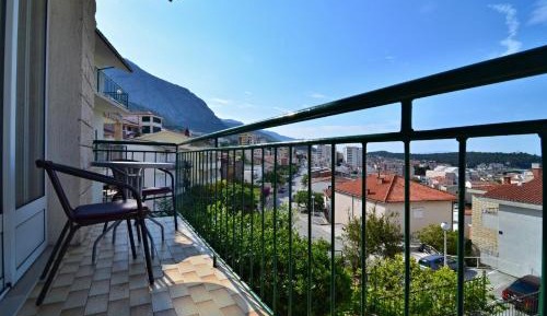 Comfort One-Bedroom Apartment with Sea View 