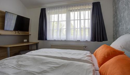Double Room with Street View