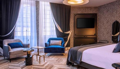 Deluxe Suite with One Double Bed and Sofa