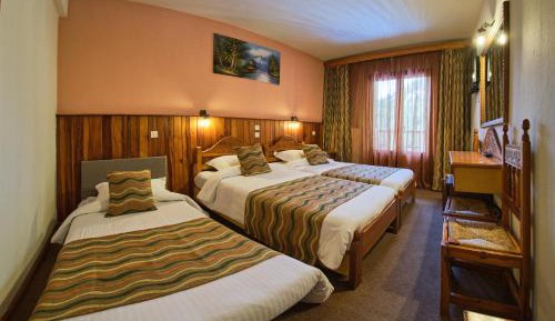 Triple Room with Hydromassage Shower and Mountain View