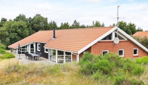 Six-Bedroom Holiday Home