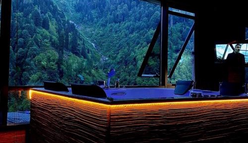 King Suite with Fire Place and Hot Tub - Waterfall View
