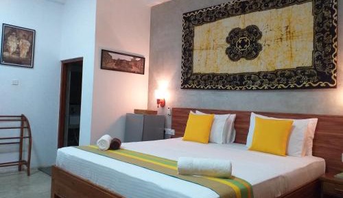Deluxe Double with Garden & Canal View