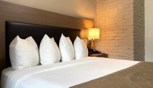 Queen Suite