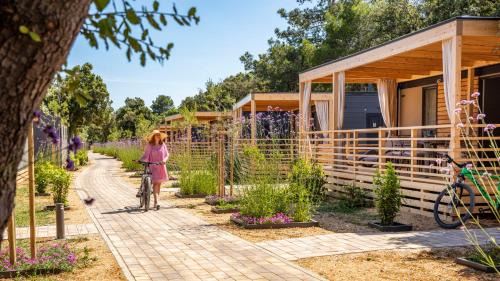 Premium Two-Bedroom Mobile Home with Terrace