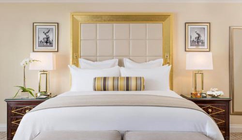 Deluxe Room with King Bed