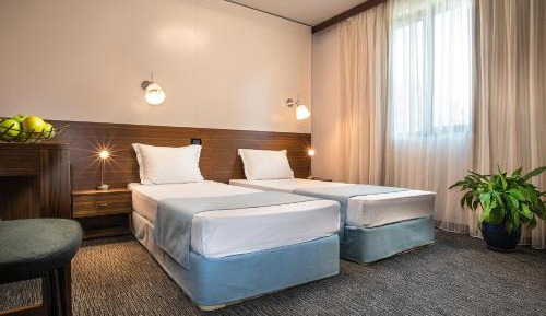 Twin Room with Bath