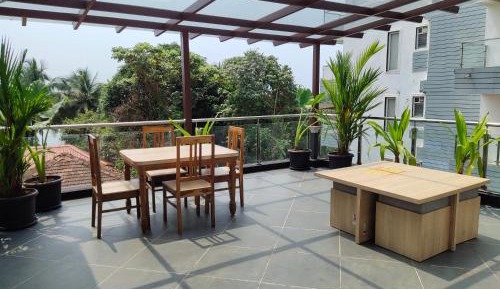 Three-Bedroom Apartment with Water View