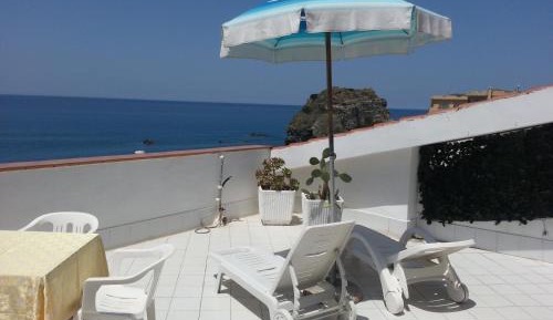 Suite with Terrace and Sea View