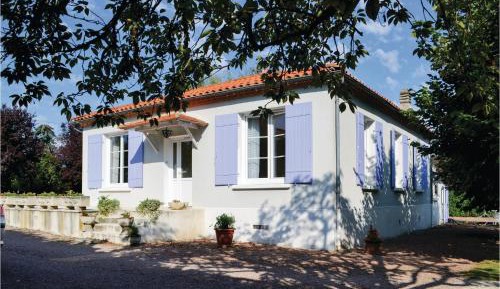 Three-Bedroom Holiday Home 