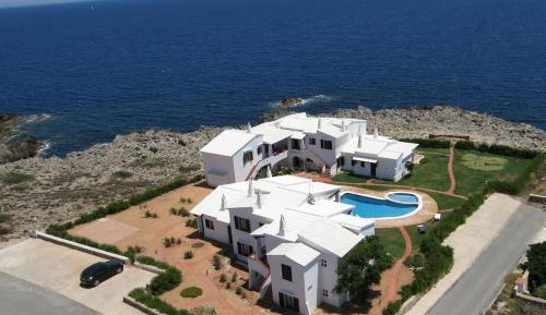 One-Bedroom Apartment with Sea View