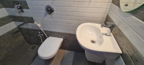 Quadruple Room with Private Bathroom