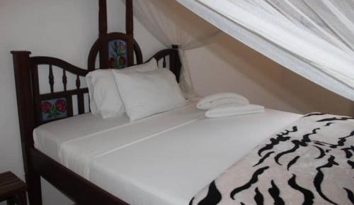 Deluxe Double Room (2 Adults + 1 Child)