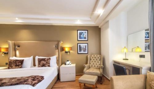 Deluxe King Room