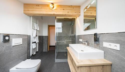 Suite with Mountain View