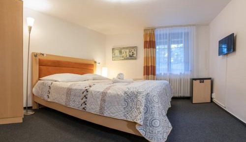 Standard Double Room with Private Bathroom