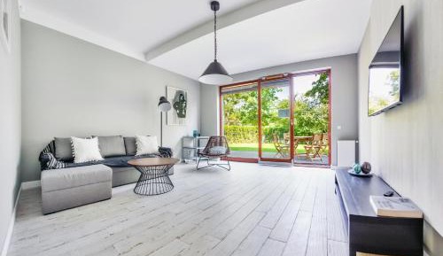 One-Bedroom Apartment - 31 Spacerowa Street