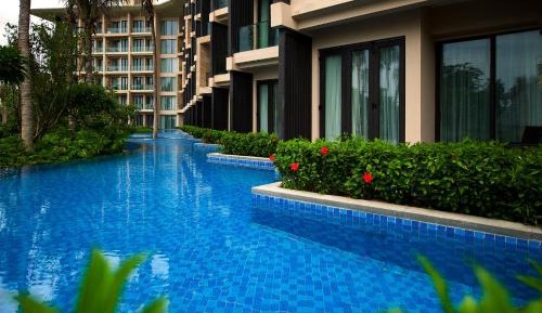 Lagoon Access Room with King Bed