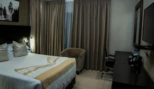 Queen Suite