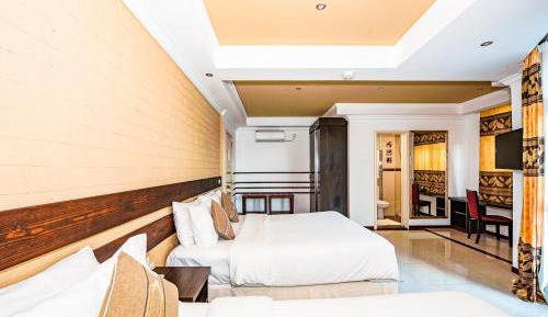 Deluxe Family Room