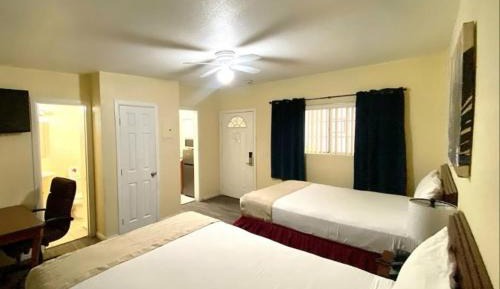 Deluxe Queen Room