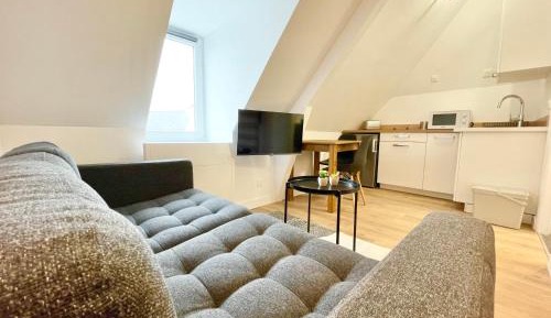 Studio - Split Level