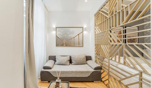 Deluxe Apartment #24