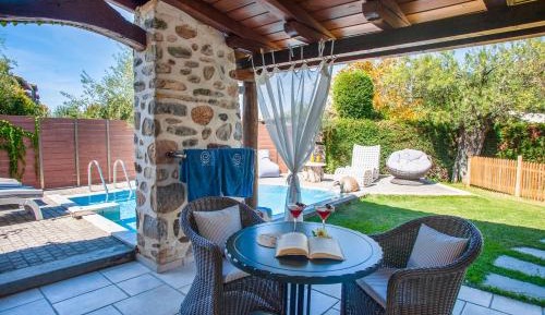 Maisonette with Private Pool