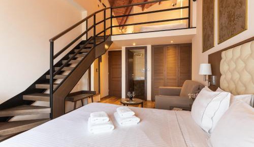 Suite with Lake View