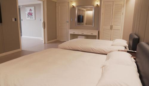 One-Bedroom Suite