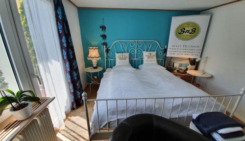 Comfort Double Room with shared bathroom