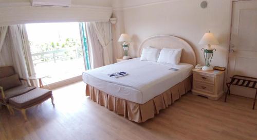 Junior Suite with City View