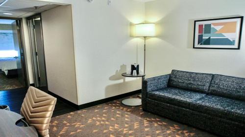 King Room with Sofa Bed