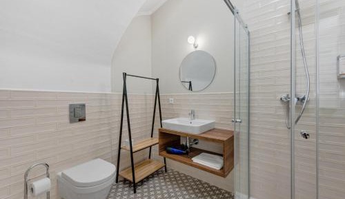 One-Bedroom Apartment 001