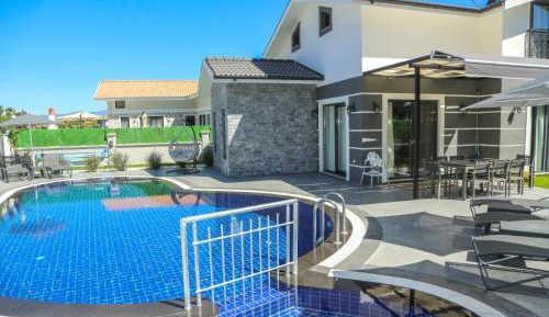 Deluxe Villa