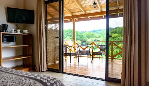 Superior Room with Kingsize-bed and Pool View
