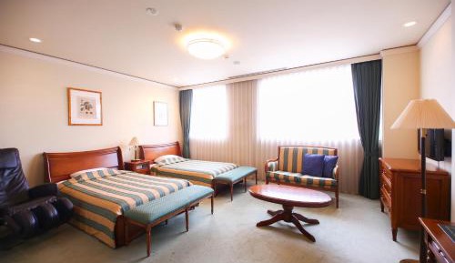 Semi Suite Room