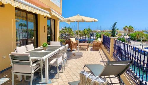 Three-Bedroom Apartment with Sea View (6 Adults)