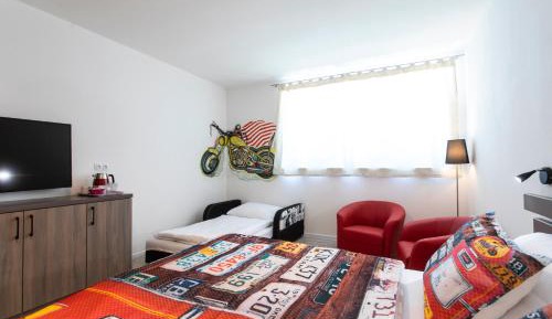 Triple Room with City View