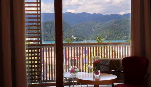 Twin Room with Lake View