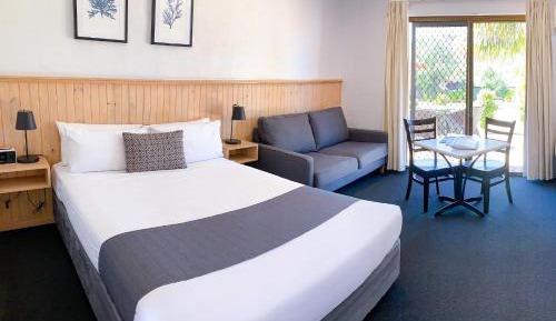 Deluxe Queen Room