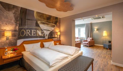 Junior Suite with view of Rhine River