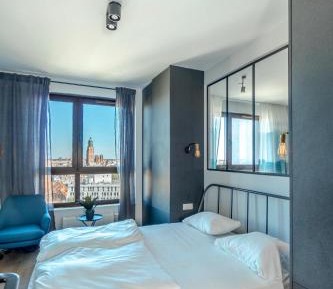 One-Bedroom Apartment on 13th floor with Old Town View